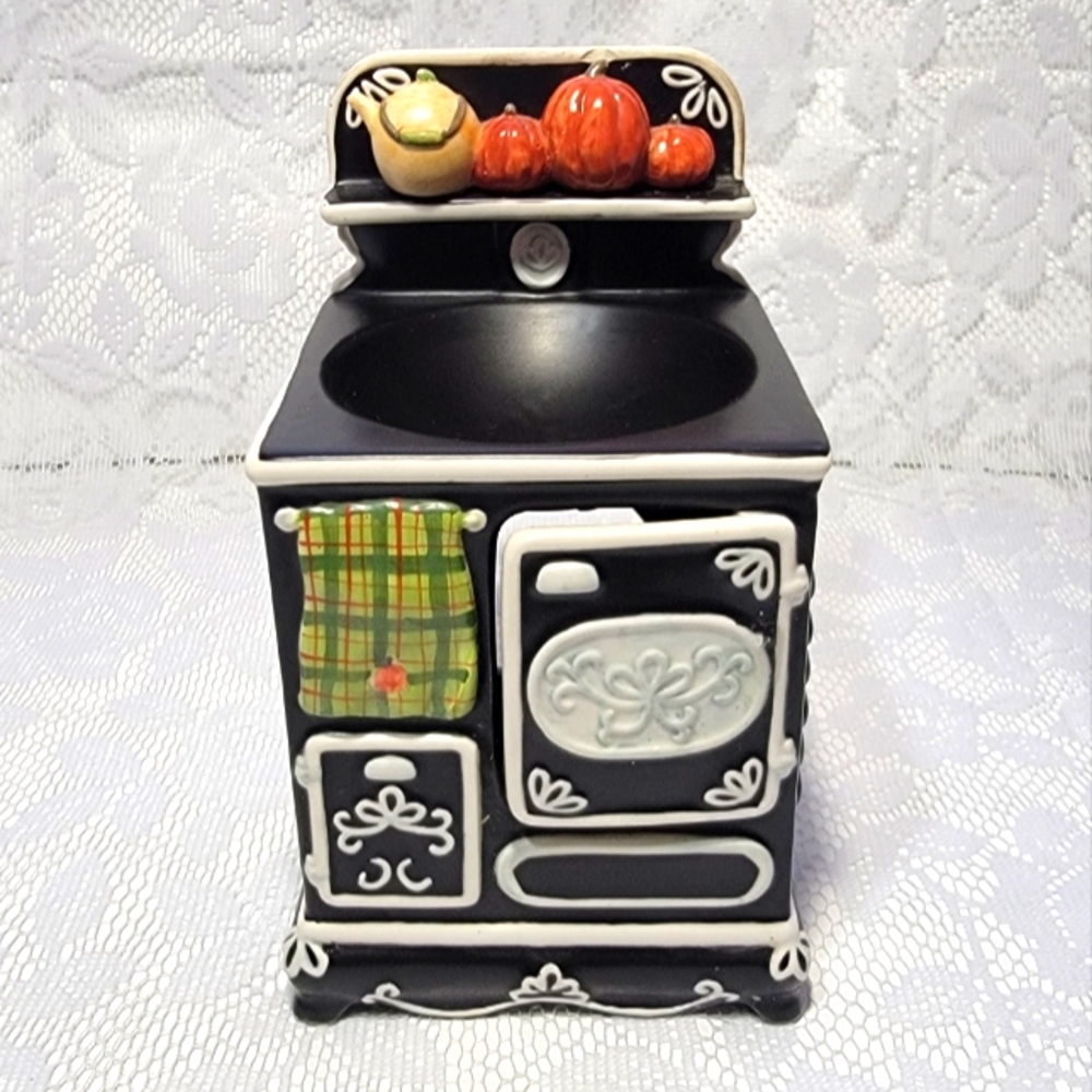 Yankee Candle Robin Betterley Black Ceramic Stove Oven Wax Warmer Kettle Pumpkin